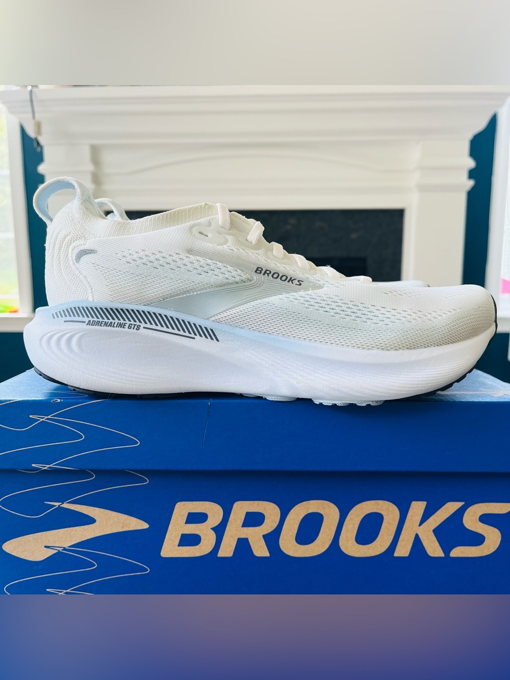 Sz 9 Brooks Women's Adrenaline GTS 25 Star White/Nantucket/Chrome NEW